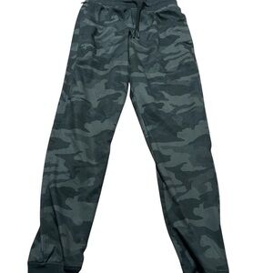 Men’s size Small Under Armor Camouflage Jogger Pants sweat pants